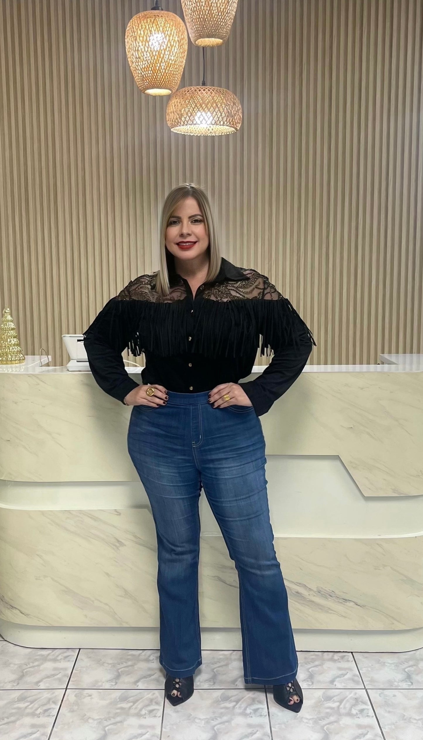 Black top with sleeves