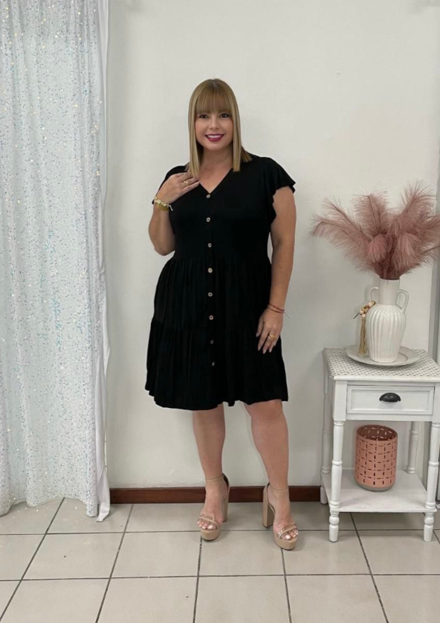 Plus short black dress with bottoms