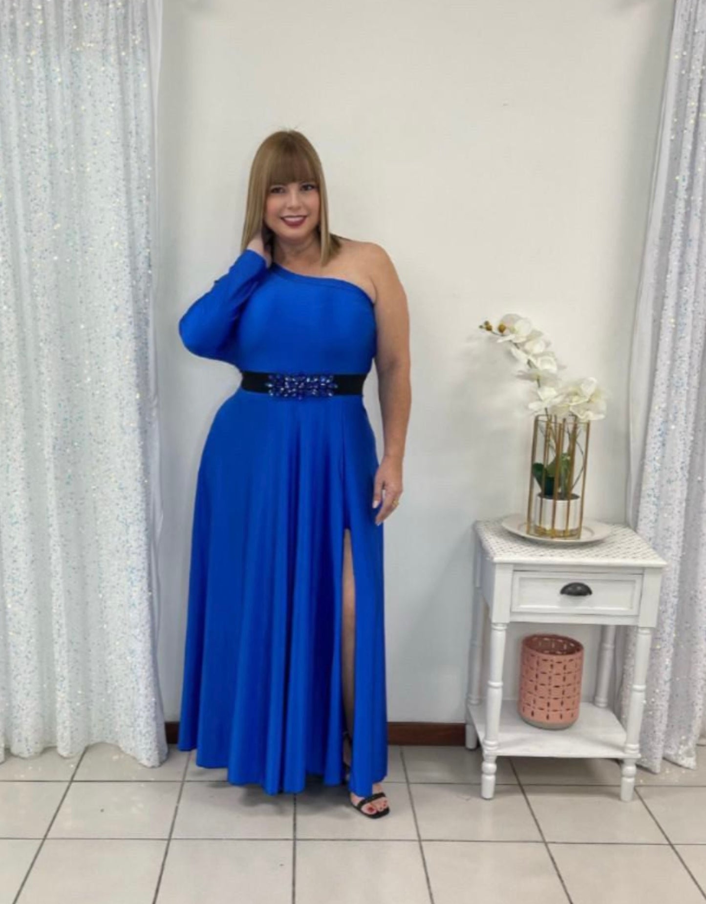 Plus One shoulder Blue By: Claudia Orozco