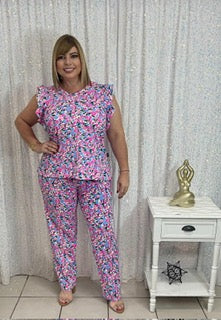 Plus flowers top by: Mamy Blue
