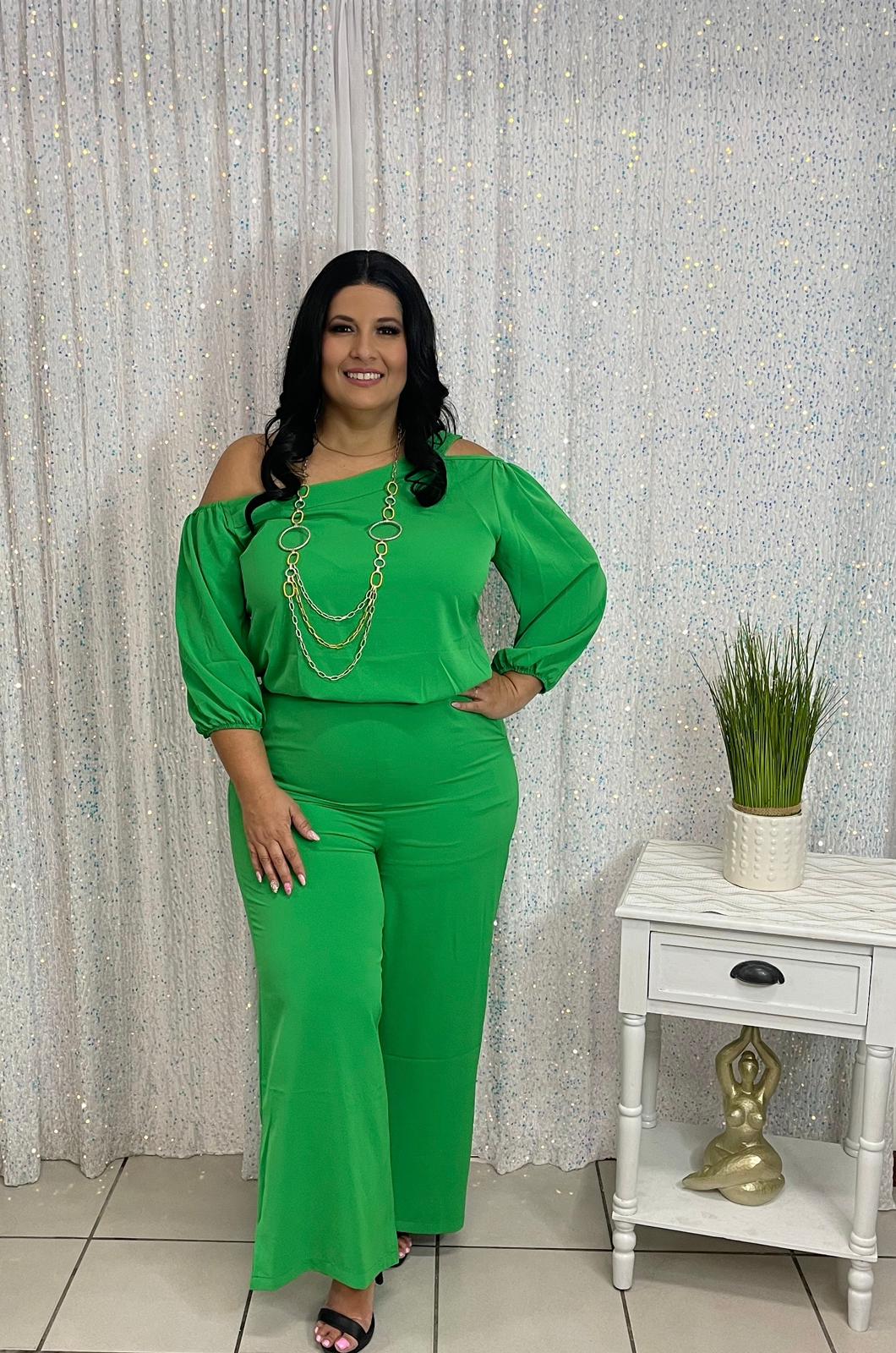 Plus green open shoulder set