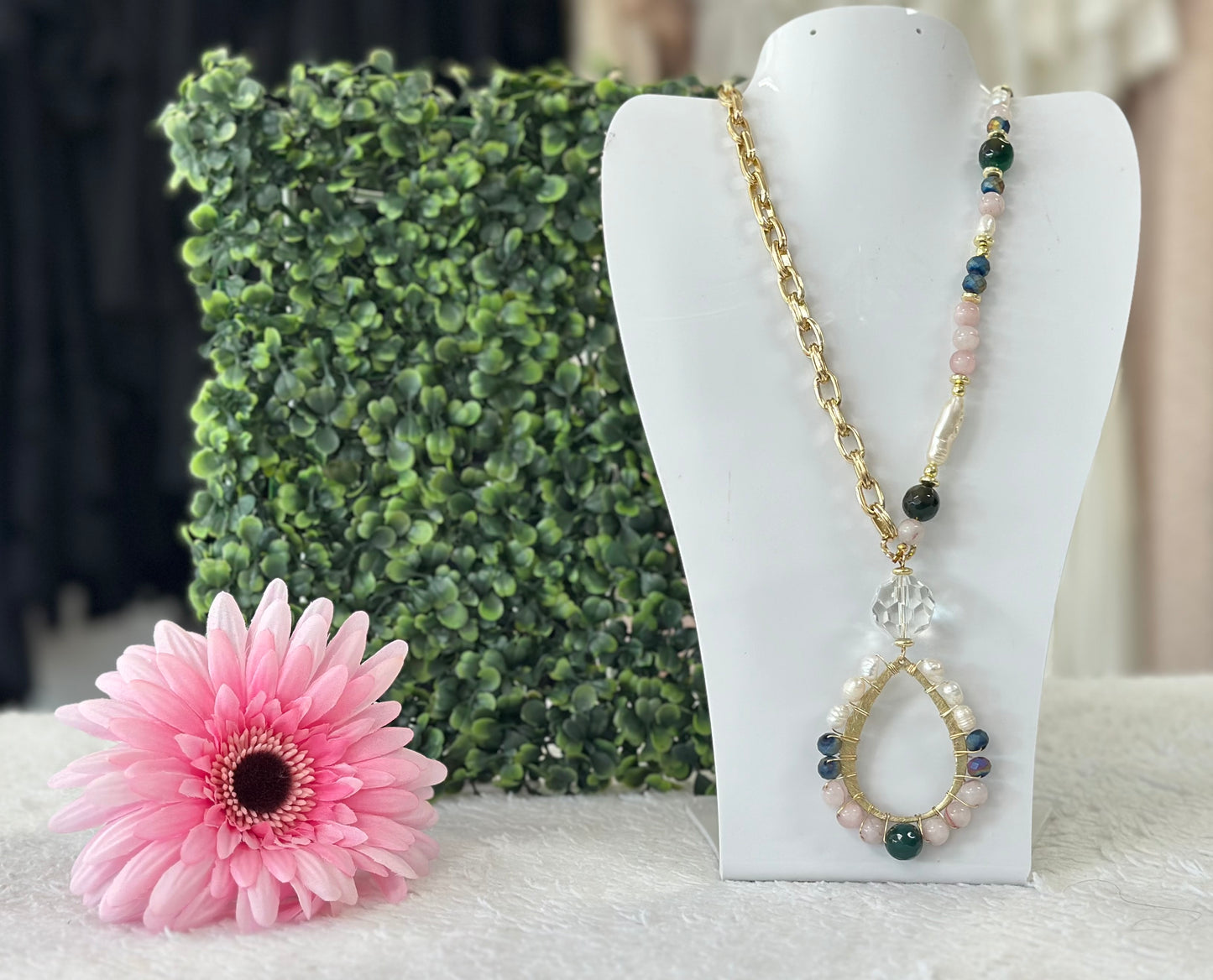 plus gold necklace with pearl By: Teresita Rgdz Tañon