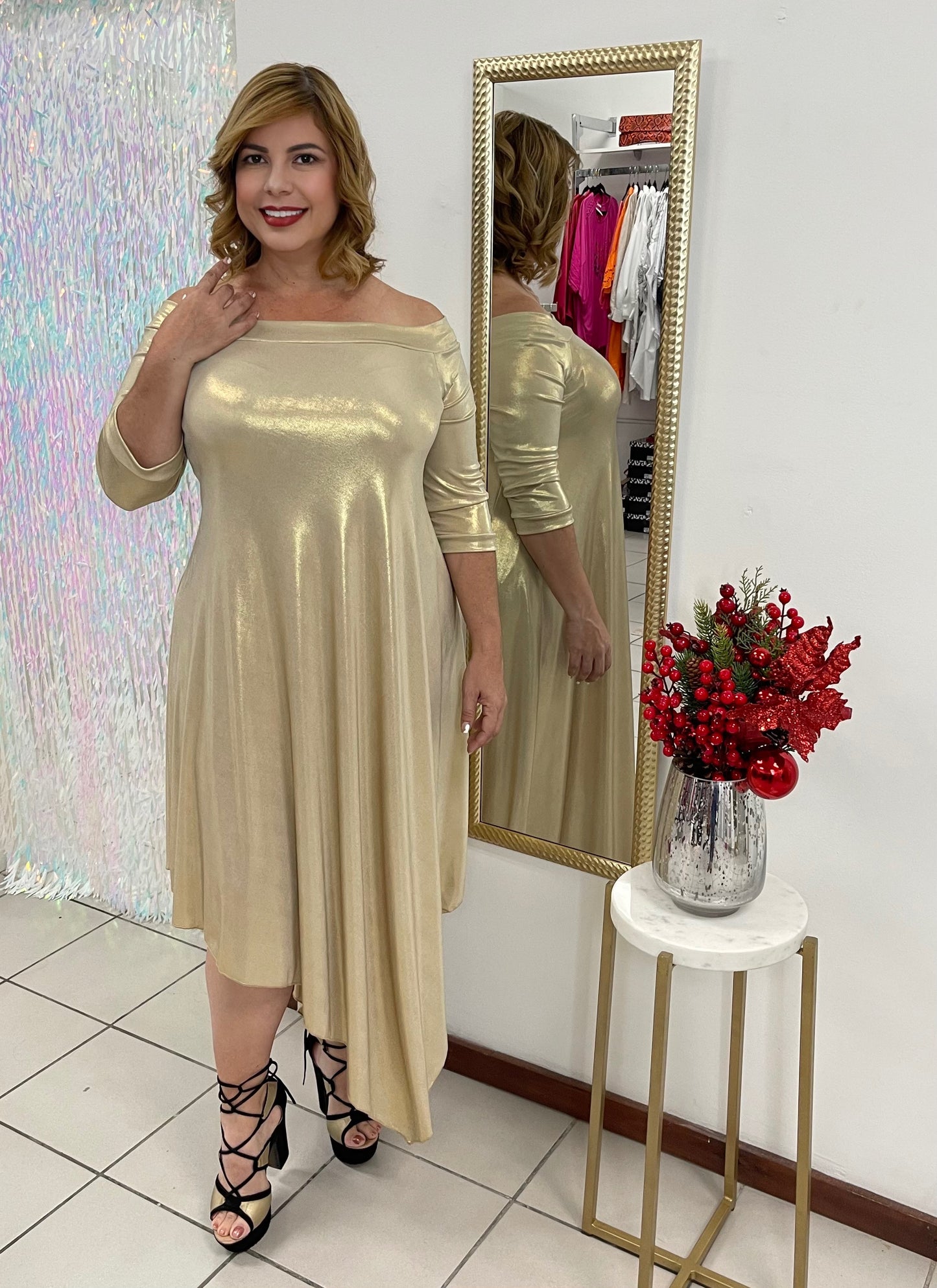 Plus Gold asymmetric by: Claudia Orozco