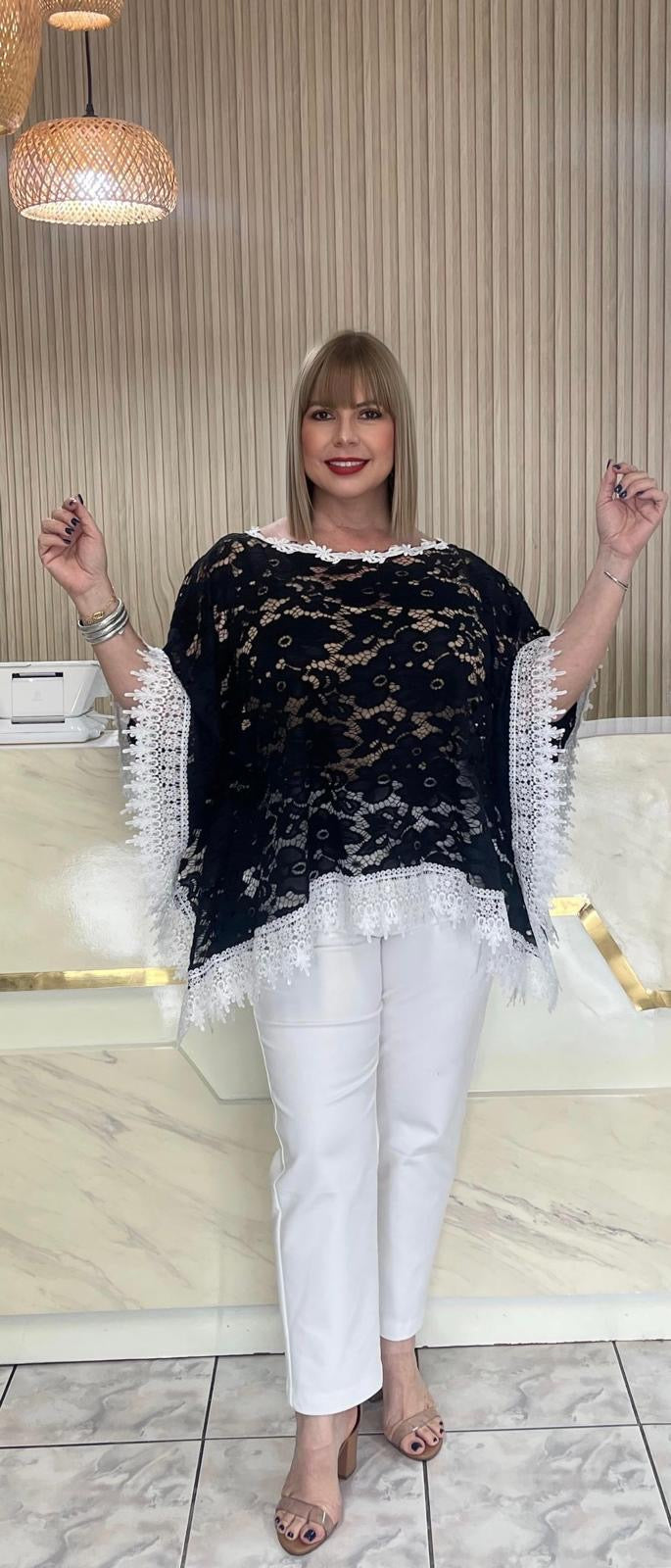 Plus Tunic black and white by Claudia Orozco