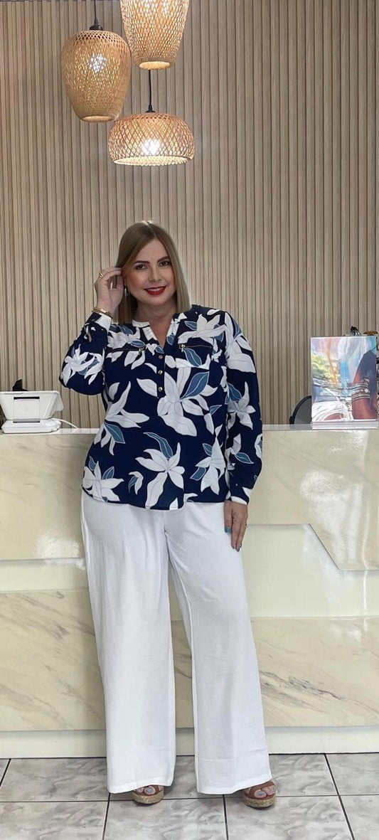 Plus top navy flowers white