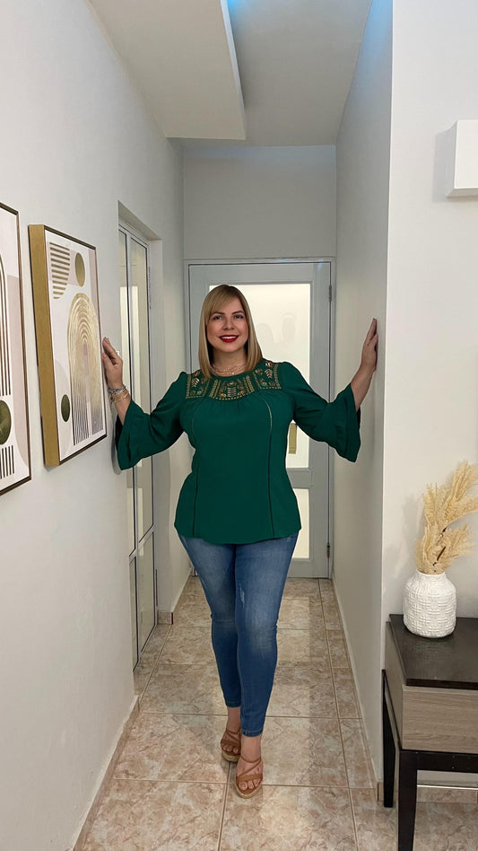 Hunter green top with sleeves