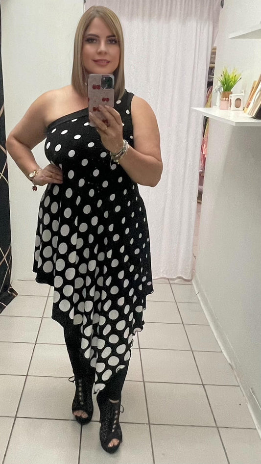 Asimetric polka dots top