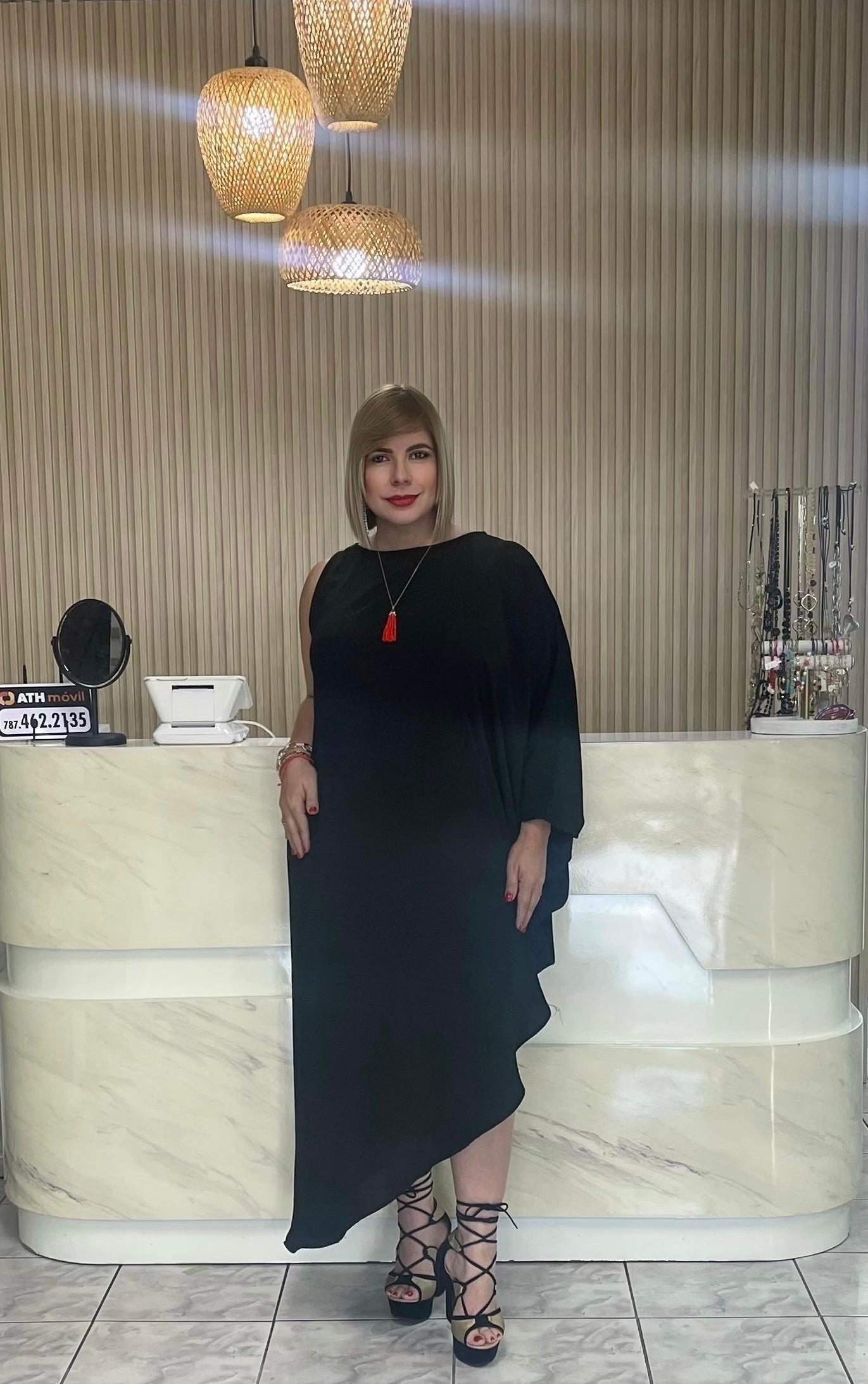 Asimetric black plus dress
